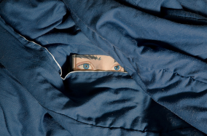 peeping-eyes-blanket