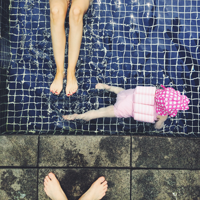 family-portrait-in-pool